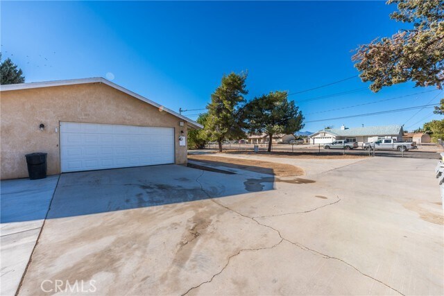 Building Photo - 9909 Redwood Ave