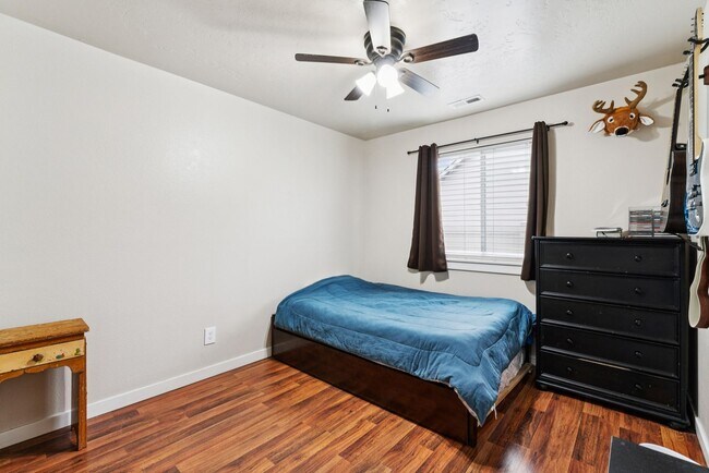 Building Photo - Spacious 4 Bed + Bonus | 3 Bath | 2,760 Sq Ft | Star, Idaho