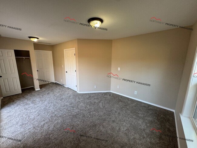 Building Photo - STATUS: *RENTED*  - R100  $2295