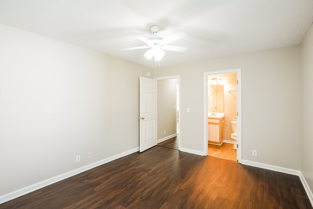 Building Photo - 1464 Rochester Dr