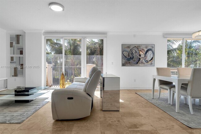 Building Photo - 9 NE 20th Ave