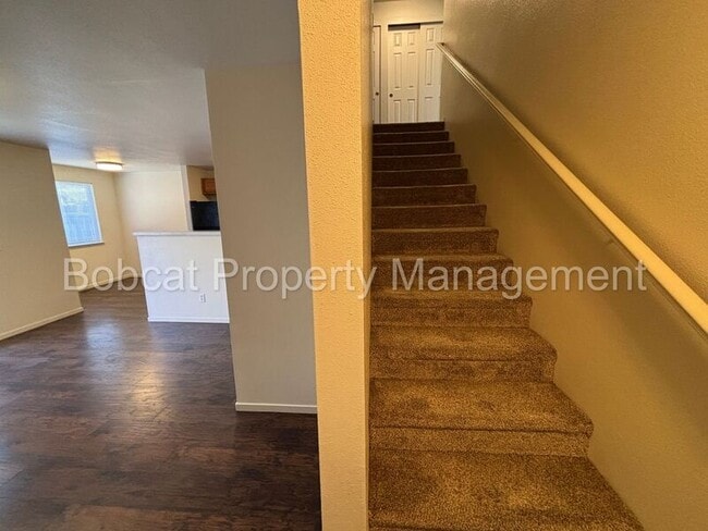 Building Photo - 3958 Village Dr