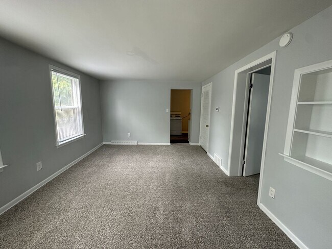 Building Photo - 625 S Barnes St