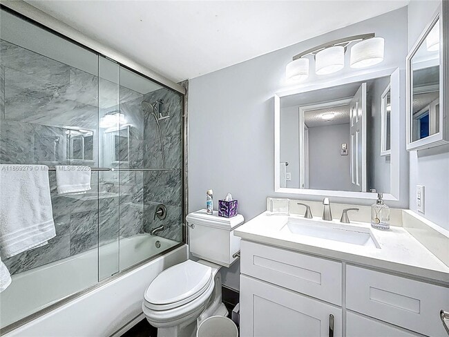 Building Photo - 2228 N Cypress Bend Dr