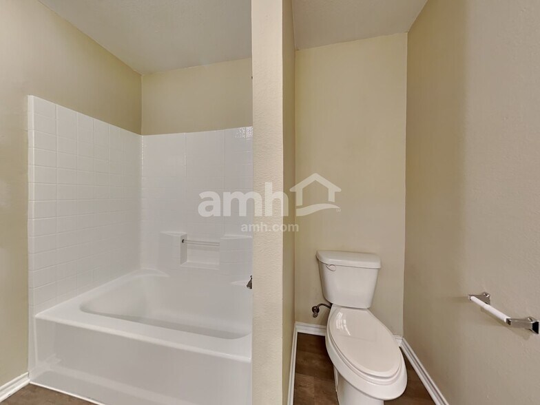 Building Photo - 587 Lentisco Dr