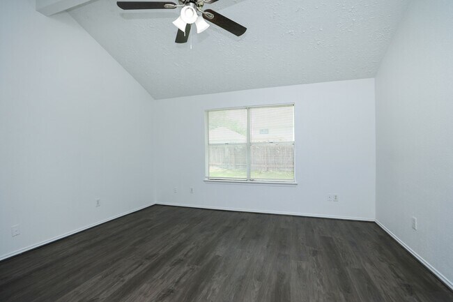 Building Photo - 19938 Laurel Trail Dr