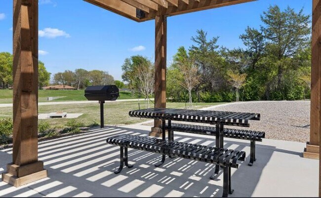 Building Photo - 3714 Chambray Dr