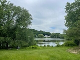 Building Photo - 22 Lake Shore Ter