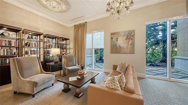 Building Photo - 800 N Tamiami Trl