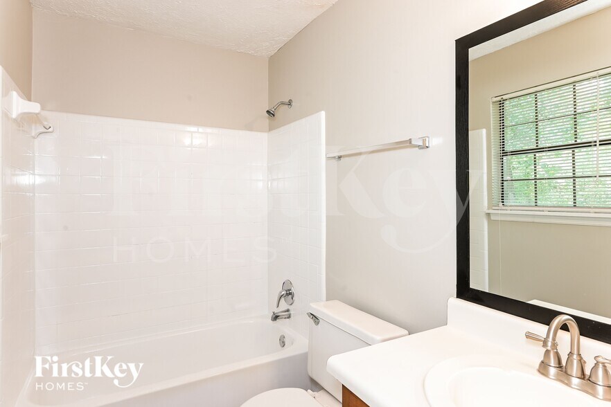 Building Photo - 3345 Newcastle Way