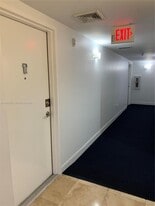 Building Photo - 1401 SW 22nd St