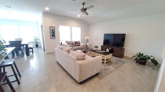 Building Photo - 4011 Itzle Is Ct