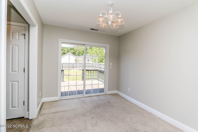 Building Photo - 102 S Park Ln
