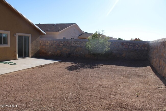 Building Photo - 13985 Sandy Rock Dr