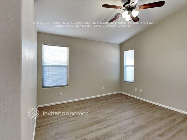 Building Photo - 1088 E Palomino Way