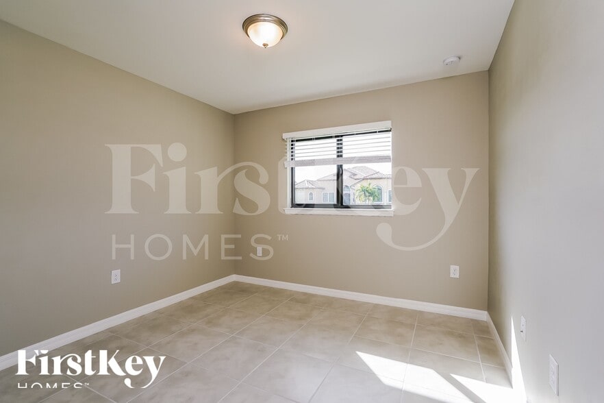 Building Photo - 2616 30th St SW