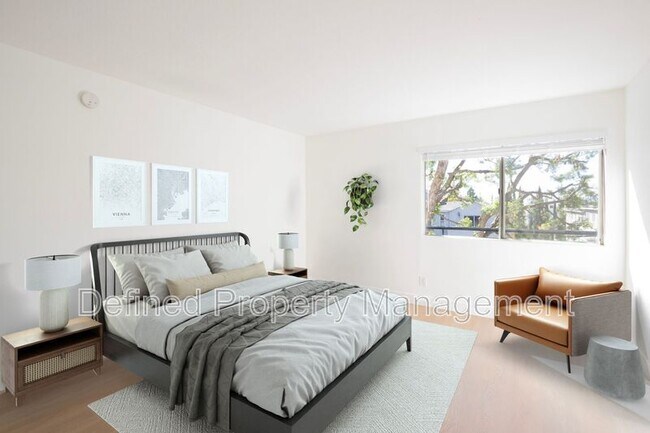 Building Photo - 10020 Zelzah Ave