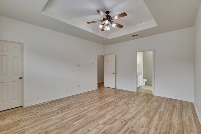 Building Photo - 4423 Garden Ridge Ct