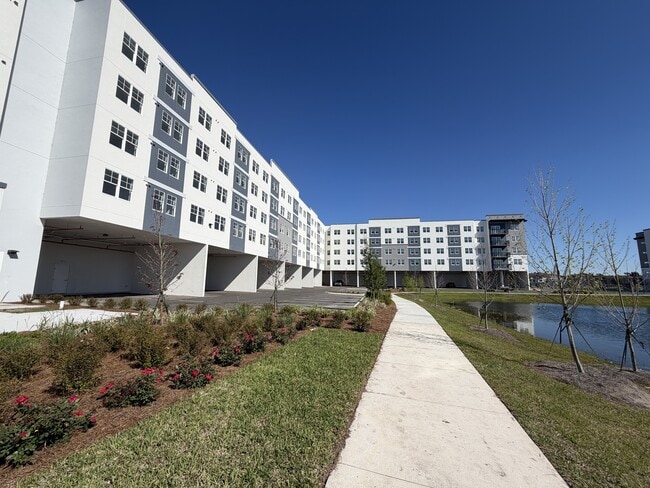 Building Photo - 5592 Pga Blvd