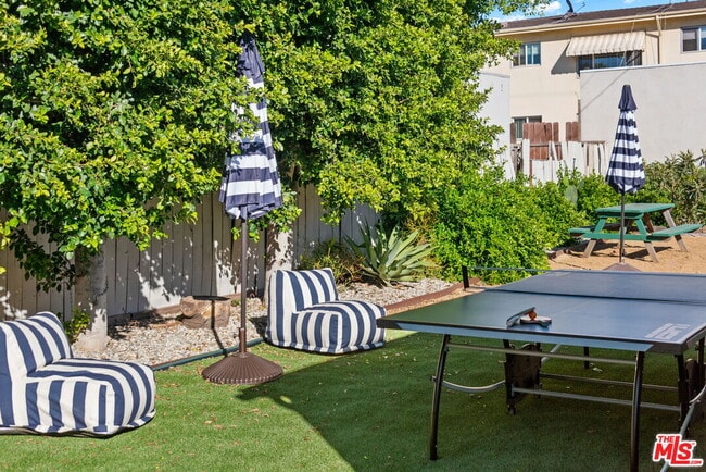 Building Photo - 1224 N Ogden Dr