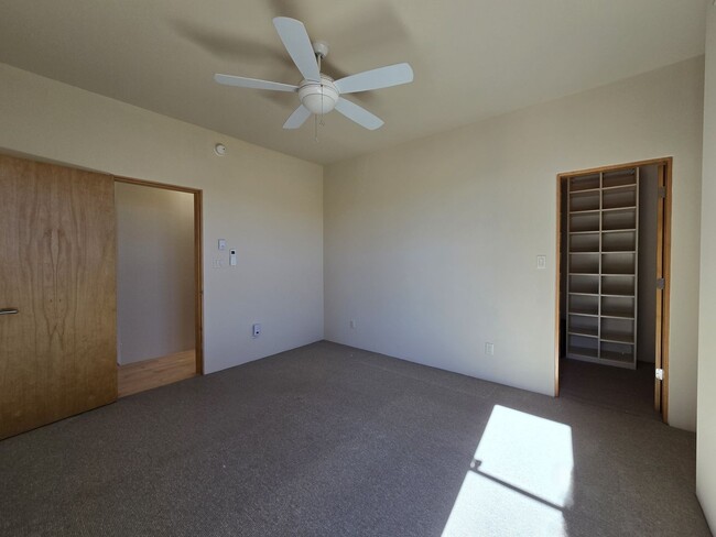 Building Photo - 927 Alto St