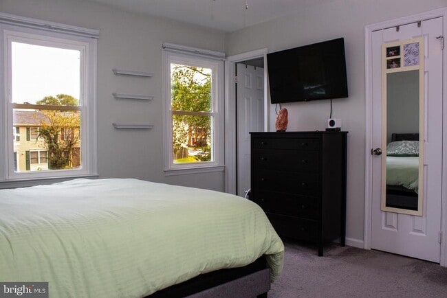 Building Photo - 311 Whitcliff Ct