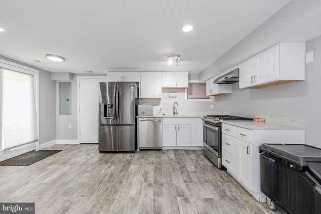 Building Photo - 5131 Chillum Pl NE