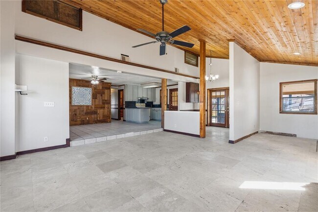 Building Photo - 10301 Trail Ridge Ln