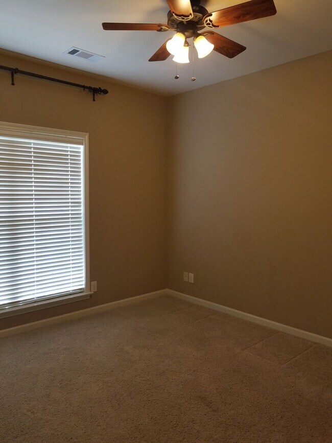 Building Photo - 4707 Mitford Cir