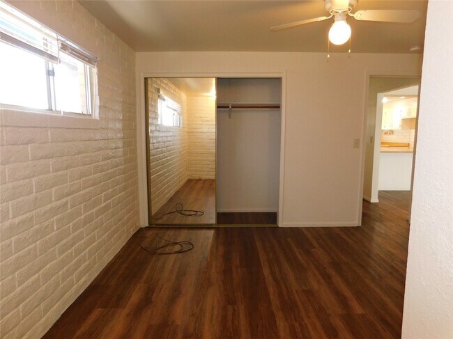 Building Photo - 2077 Whitewater Dr