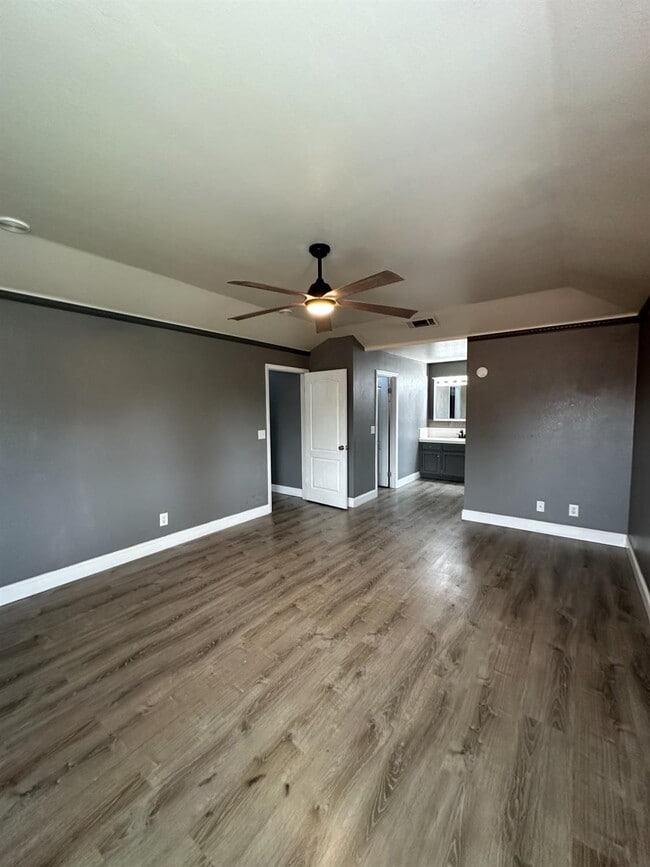 Building Photo - 3040 Boulder Ave