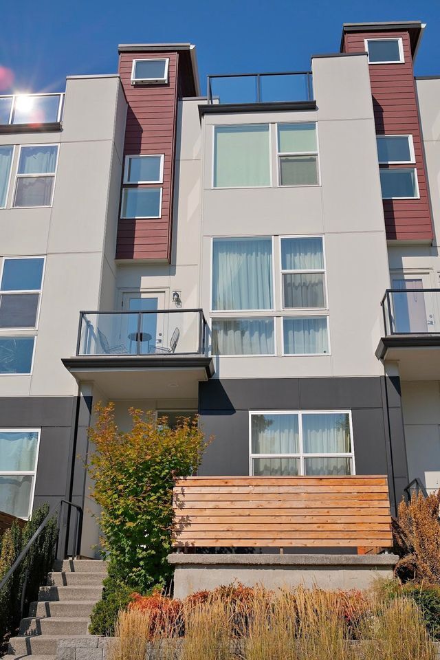 Primary Photo - 16604 NE 85th St