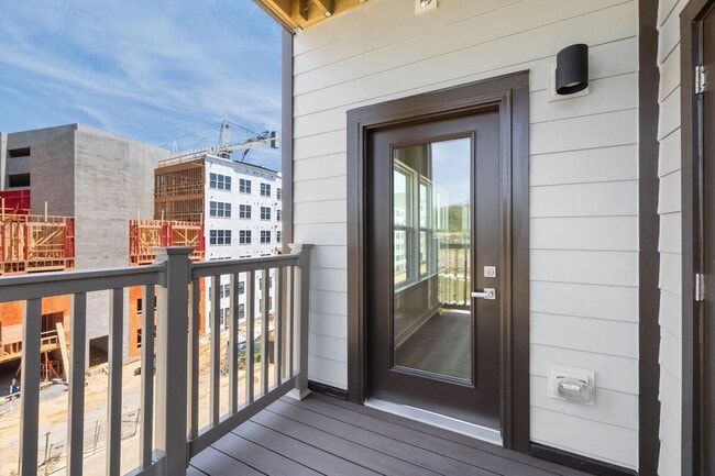 Building Photo - 1611 POTOMAC SHORES Pky