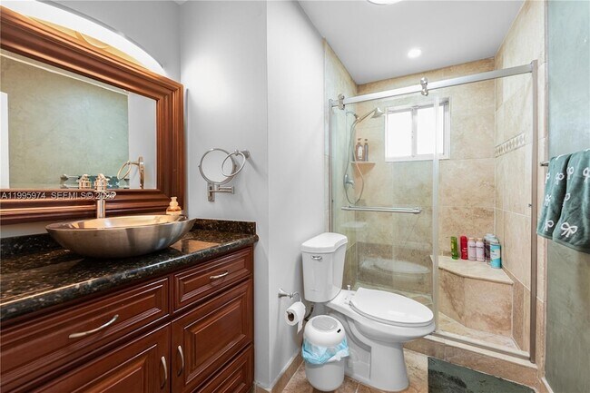 Building Photo - 670 NW 16th St