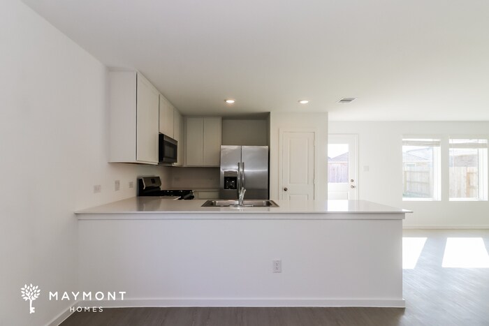 Building Photo - 3084 Fantasy Ter Dr