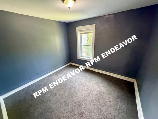 Building Photo - 1407-1407 Rowan Ave