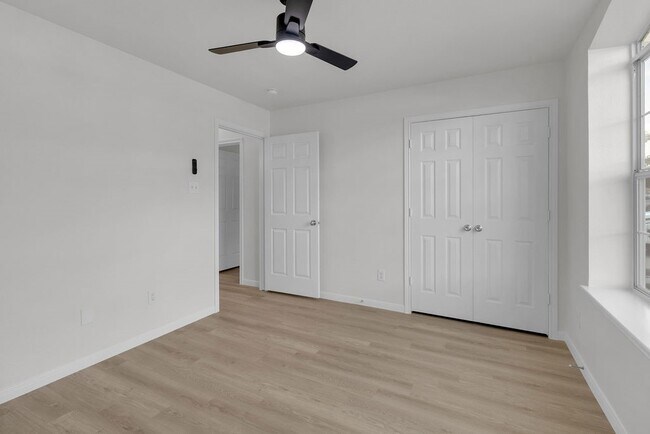 Building Photo - 16413 Danika Oak