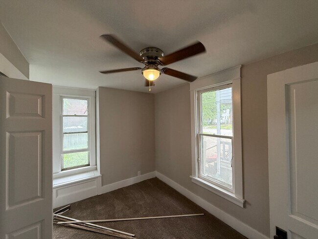 Building Photo - 938 W Edwards St