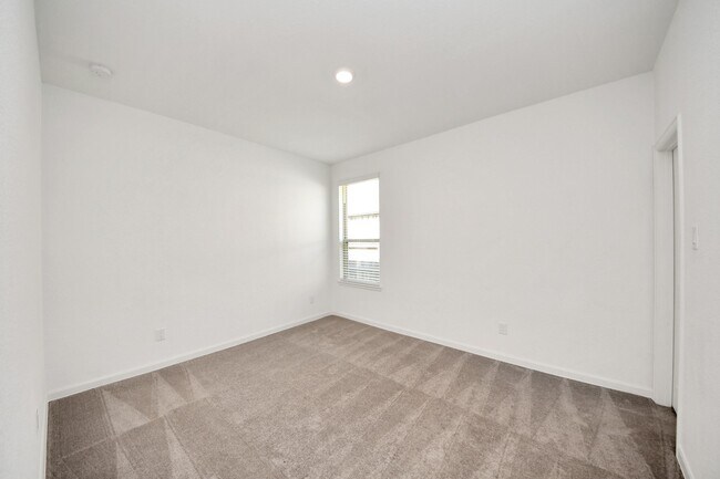 Building Photo - 17770 Misty Brk Ln