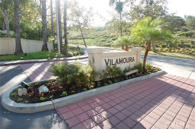 Building Photo - 242 Via Presa