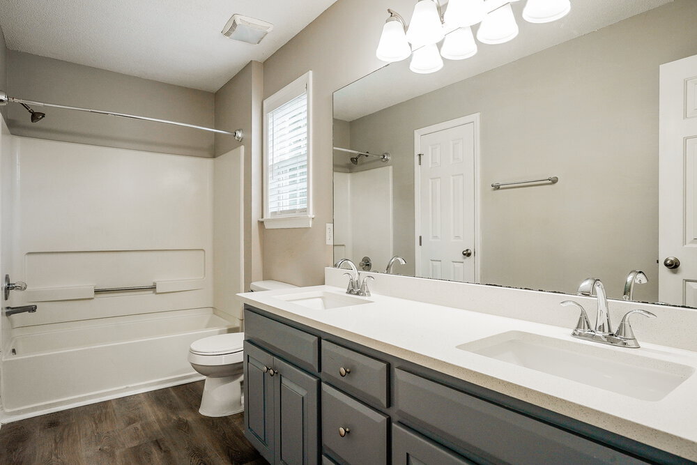 Building Photo - 121 Westonridge Run