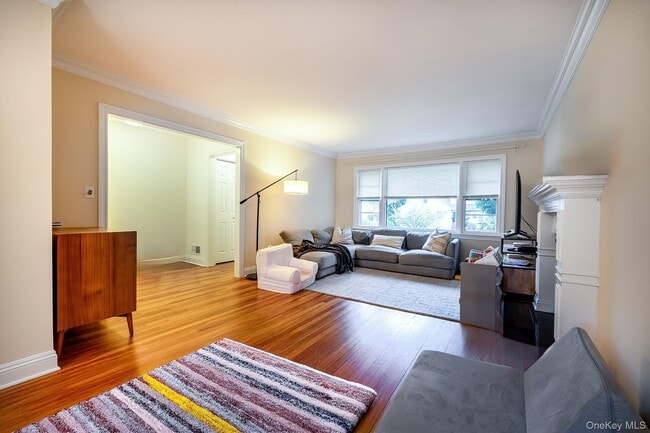 Building Photo - 11 Latonia Rd