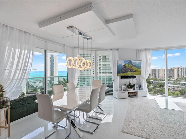 Primary Photo - 250 Sunny Isles Blvd