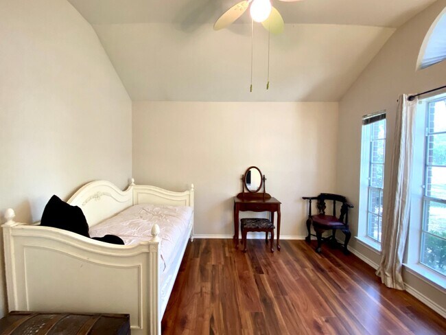 Building Photo - 13706 Morningbluff Dr