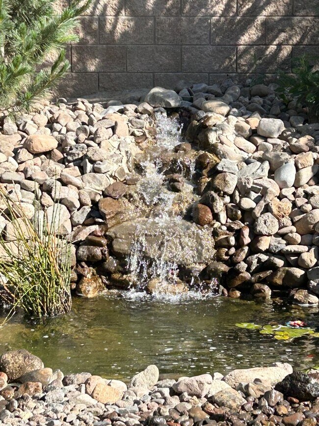 Building Photo - Luxury 55+ Executive Home- Fully Furnished