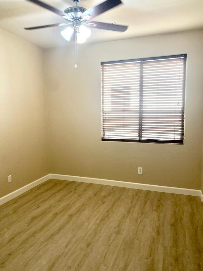 Building Photo - 2582 W Kit Carson Trail