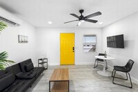 Building Photo - 1882 Lake St