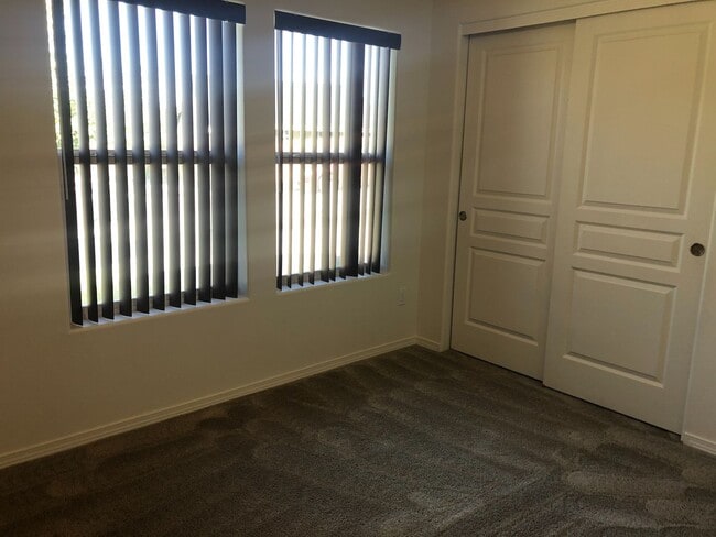 Building Photo - Cozy Home with Private Backyard!