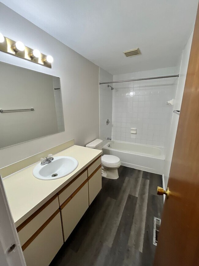 Building Photo - Town House for Rent in Liverpool