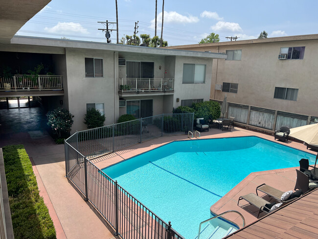 Pool Area - The Markwell Plaza